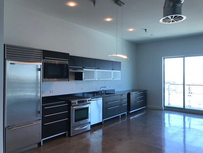 200 Hoover Ave, Unit 1612