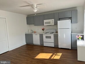 129 Bellevue Ave in Penndel, PA - Foto de edificio - Building Photo