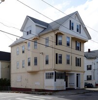 210-212 Amherst St in Providence, RI - Building Photo