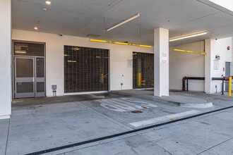 El Nuevo Amanecer Apartments in Los Angeles, CA - Foto de edificio - Building Photo