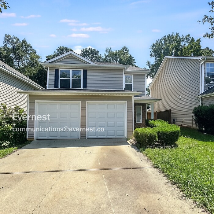 5419 Bluegrass Dr in Atlanta, GA - Foto de edificio