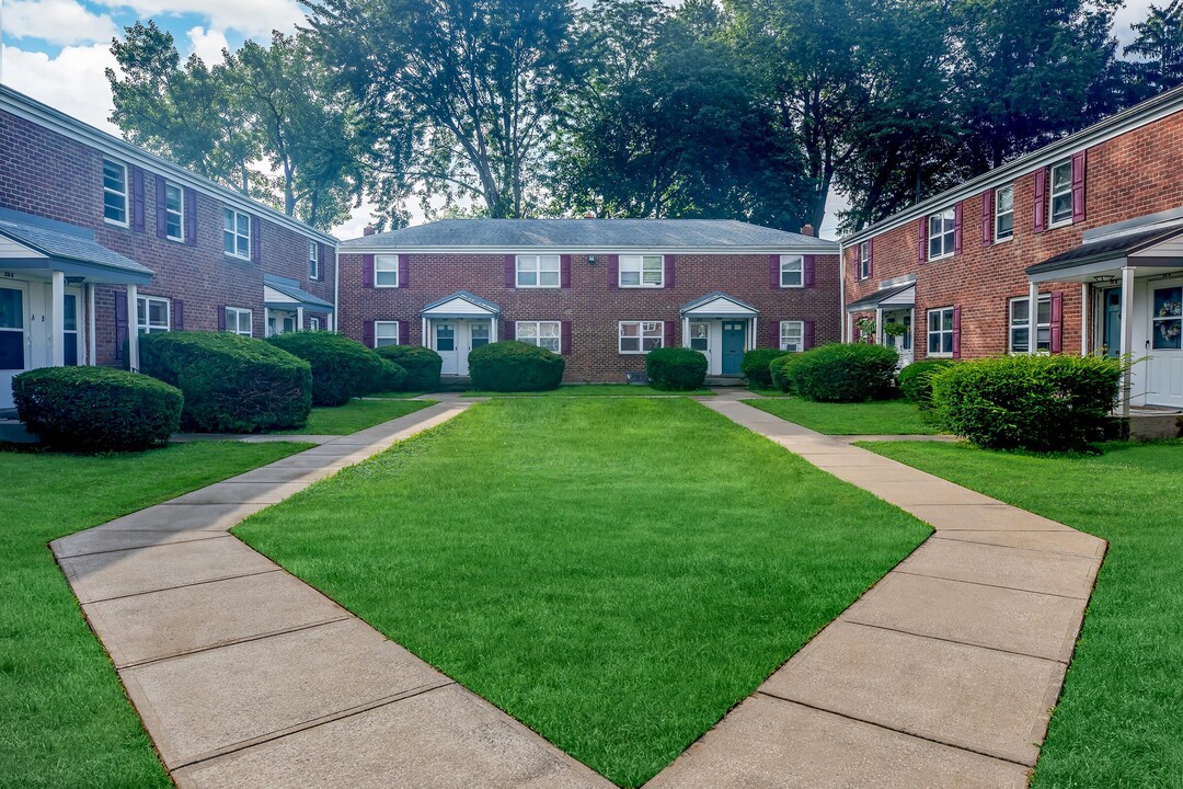 Crestwood Townhomes in Albany, NY - Foto de edificio