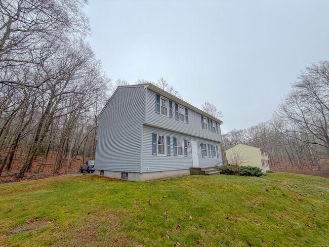 1680 Center Groton Rd in Ledyard, CT - Building Photo - Building Photo