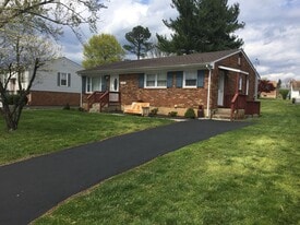 701 Moran Ave in Salem, VA - Building Photo