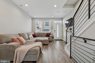 710 Cantrell St in Philadelphia, PA - Building Photo - Building Photo