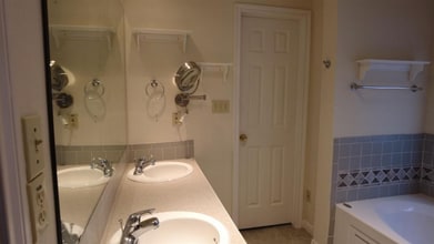 7996 Blue Bonnet St in Beaumont, TX - Building Photo - Building Photo