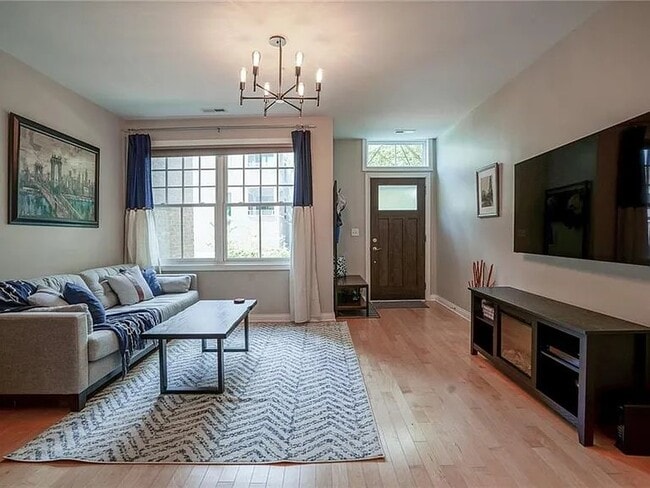 property at 527 N Park Ave