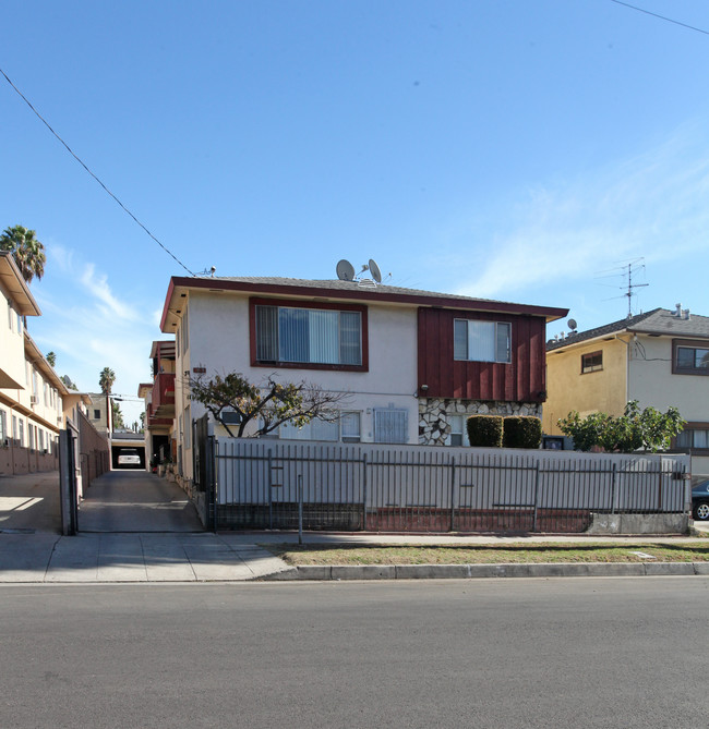 1818 Garfield Pl in Los Angeles, CA - Building Photo - Building Photo