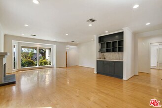 2049 Watson St in Glendale, CA - Building Photo - Building Photo