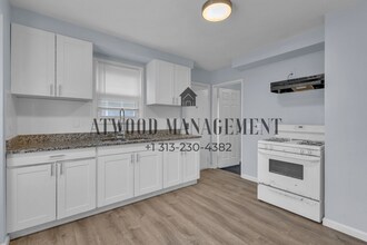This beautifully updated 4-bedroom, 2-bath single-family home is ready for move-in!, Unit 05309 in Detroit, MI - Foto de edificio - Building Photo