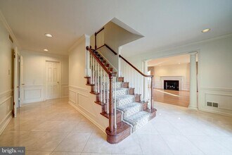 6209 Stoneham Ln in McLean, VA - Building Photo - Building Photo