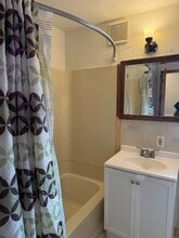 32 Clifton Pl in Norwich, CT - Building Photo - Building Photo
