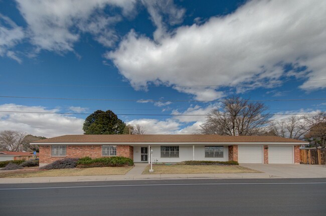 7501 Claremont Ave NE in Albuquerque, NM - Building Photo - Building Photo