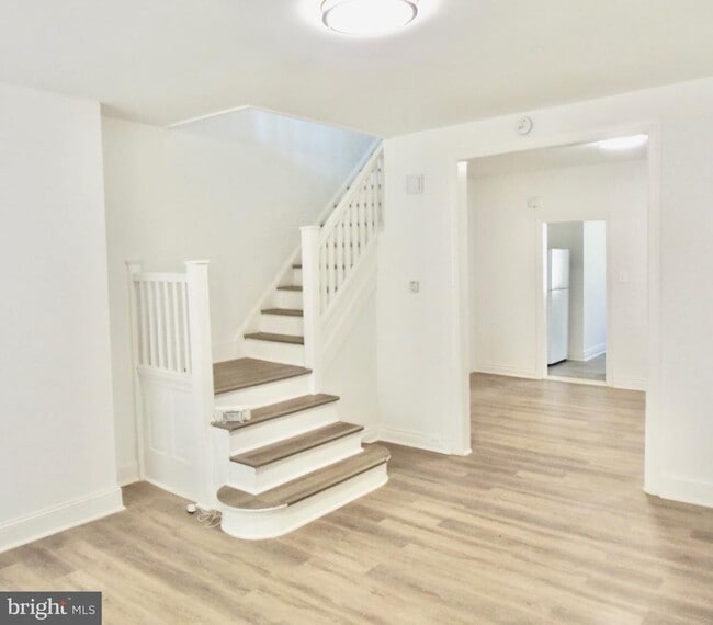 property at 405 W Ruscomb St