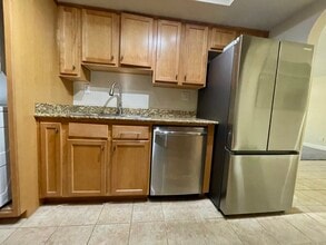 3825 E Camelback Rd, Unit 223 in Phoenix, AZ - Building Photo - Building Photo