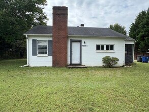 4220 Glenn Hi Rd in Winston-Salem, NC - Building Photo - Building Photo