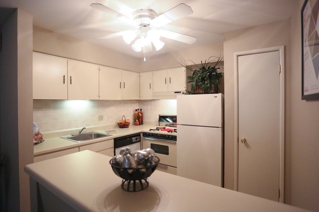 The Groves Apartments and Townhomes in Florissant, MO - Foto de edificio - Interior Photo