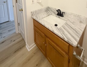 409 E Roosevelt Ave, Unit B in Muscle Shoals, AL - Foto de edificio - Building Photo