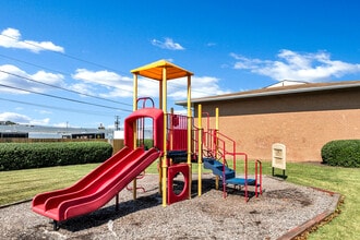 University Apartments in Norfolk, VA - Building Photo - Building Photo