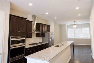 6426 Canopy Dr in Sandy Springs, GA - Building Photo - Building Photo