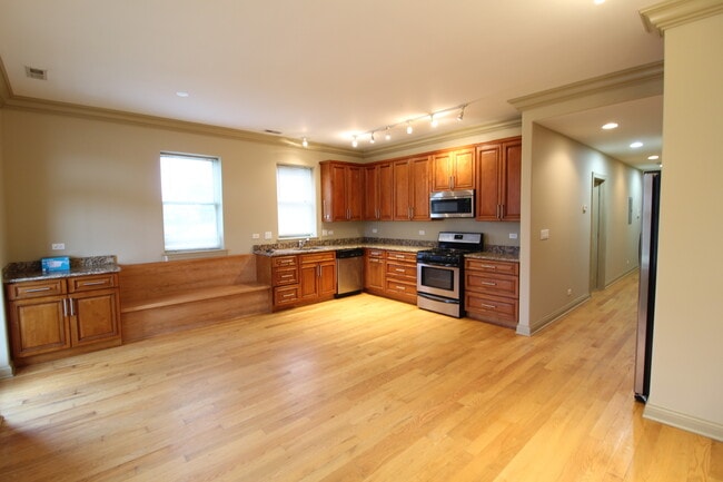 4622 W Schubert Ave in Chicago, IL - Building Photo - Building Photo