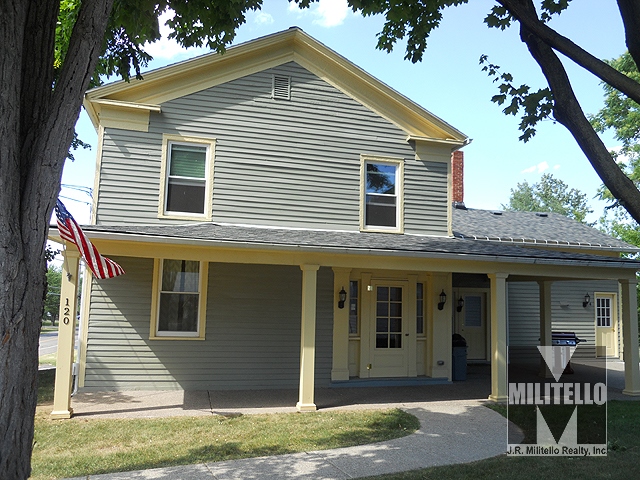 120 N 7th St in Lewiston, NY - Building Photo