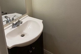 641 Petro Point Dr, Unit B in Lake Charles, LA - Building Photo - Building Photo