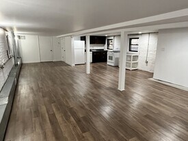 3053 N Haussen Ct in Chicago, IL - Building Photo