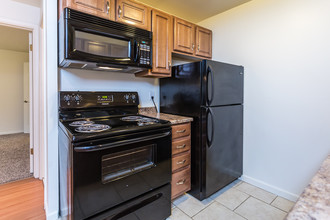 Integrity Chardon / Maple Ridge Apartments in Chardon, OH - Foto de edificio - Interior Photo