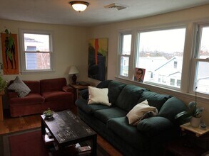 76 Dunboy St, Unit 3 in Boston, MA - Building Photo - Building Photo