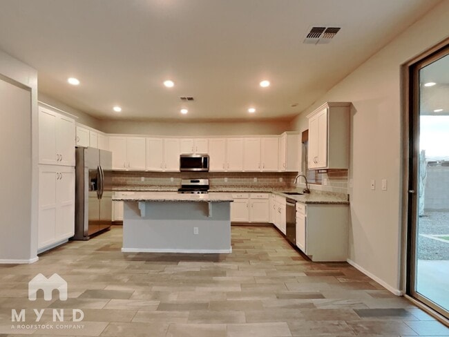 17147 W Orchid Ln in Waddell, AZ - Building Photo - Building Photo