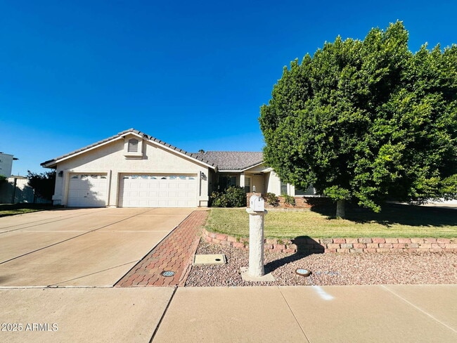 property at 2110 E Enrose Cir