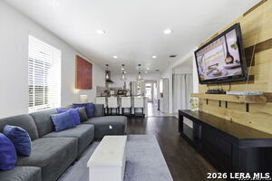 227 E Baylor St in San Antonio, TX - Building Photo - Building Photo