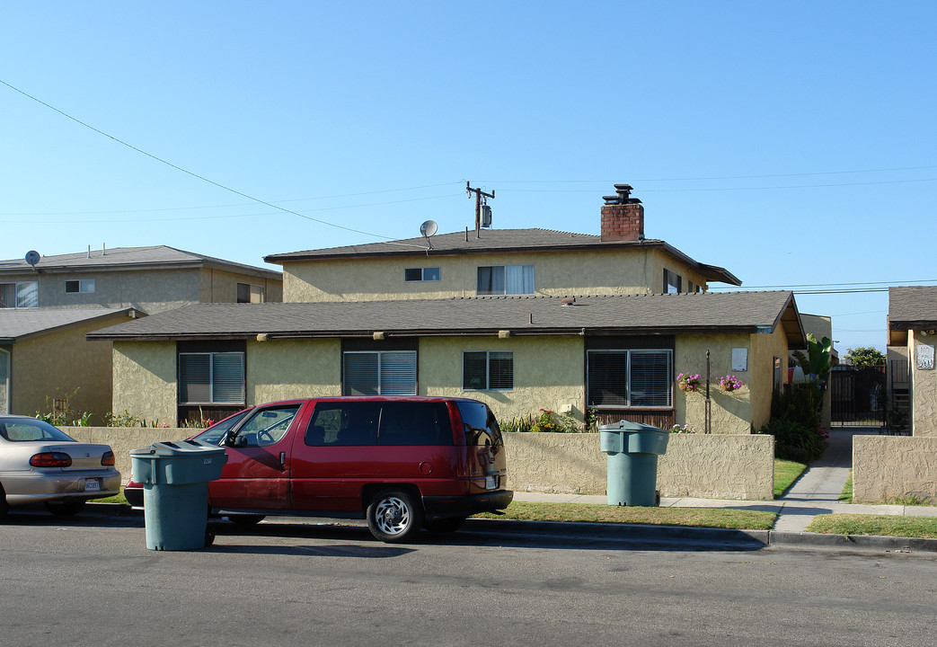 401 Campbell Way in Oxnard, CA - Foto de edificio