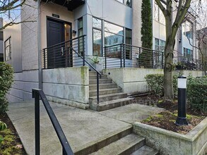 2176 NW 16th Ave in Portland, OR - Building Photo - Building Photo