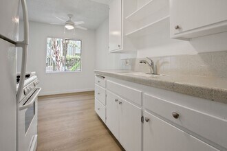 1437 Brockton Ave in Los Angeles, CA - Building Photo - Building Photo