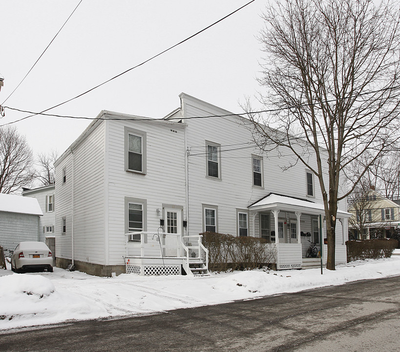 22 Susquehanna Ave in Cooperstown, NY - Foto de edificio