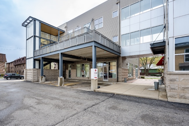 7240 W Devon Ave in Chicago, IL - Building Photo - Building Photo