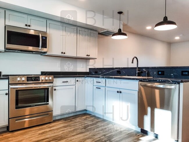 property at 429 E 7th St