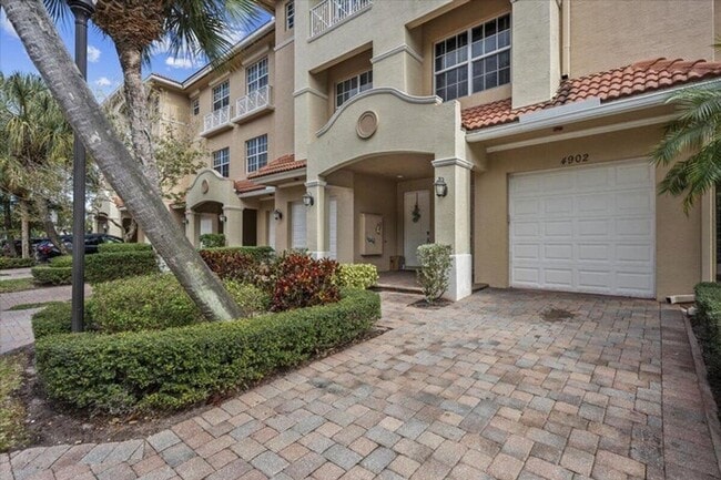 4902 Vine Cliff Way E in Palm Beach Gardens, FL - Building Photo - Building Photo