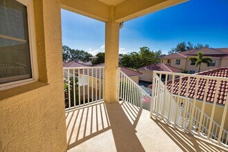 904 Casa Del Lago Way in Venice, FL - Building Photo - Building Photo