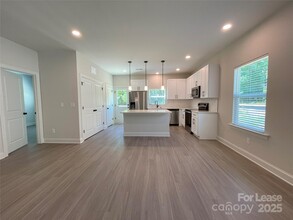 4903 Victoria Ave in Charlotte, NC - Building Photo - Building Photo
