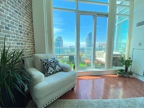 1 Elm Dr W in Mississauga, ON - Building Photo - Building Photo