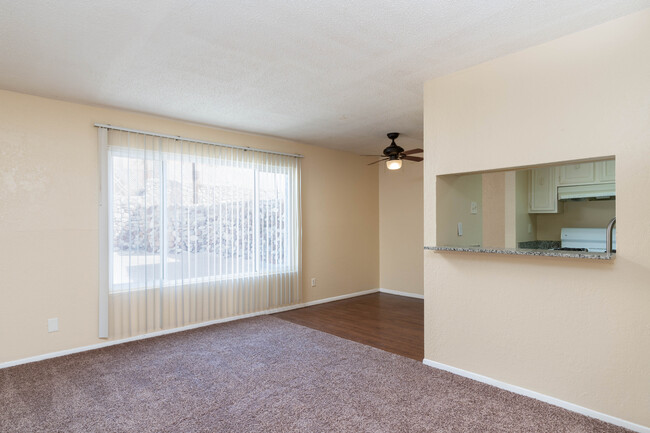 Vista Ventana Apartments in El Paso, TX - Building Photo - Interior Photo