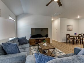 11606 Mackenzie Wy in Yukon, OK - Building Photo - Building Photo