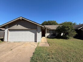 8011 S 79th E Ave in Tulsa, OK - Building Photo