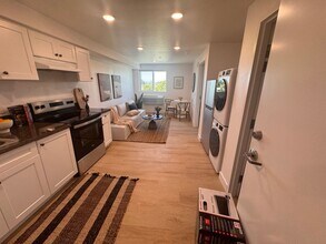 4973 W 21st St in Los Angeles, CA - Building Photo - Building Photo