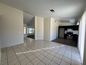 3130 Hampton Rd in Palmdale, CA - Building Photo - Building Photo
