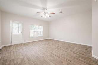 10049 Sharpton Dr in Houston, TX - Building Photo - Building Photo