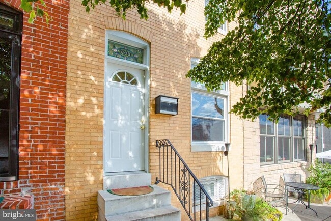property at 639 S Montford Ave